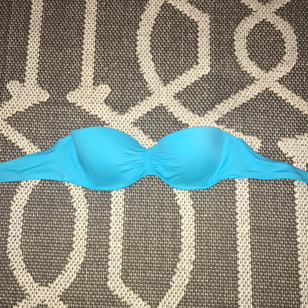 Victoria Secret Strapless bikini top 34A